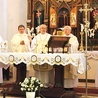 ▲	W czasie Mszy św. kapłani modlili się za ks. Jana Czajkowskiego.