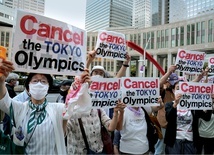 Japończycy na ulicach domagają się odwołania igrzysk olimpijskich w Tokio.