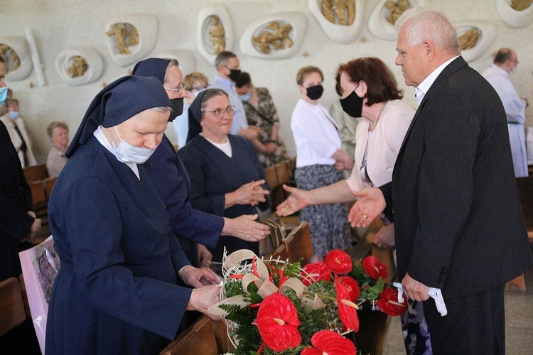 Pożegnanie sióstr szarytek w Bystrej Krakowskiej