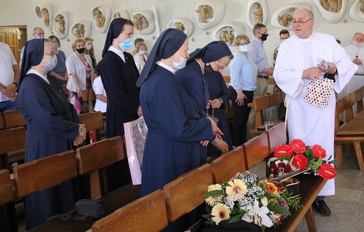 Pożegnanie sióstr szarytek w Bystrej Krakowskiej