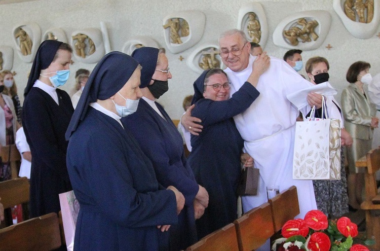 Pożegnanie sióstr szarytek w Bystrej Krakowskiej