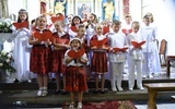 Dzieci i młodzież pomogli śpiewem i grą aktorską w poznaniu dziejów domosławickiego wizerunku.