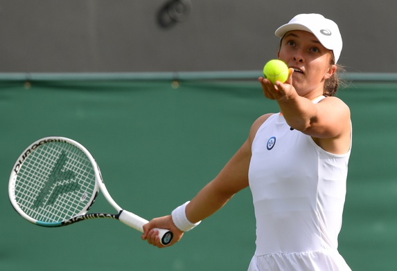 Wimbledon - Świątek w 1/8 finału bez straty seta