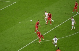 Włosi w półfinale, Belgowie za burtą