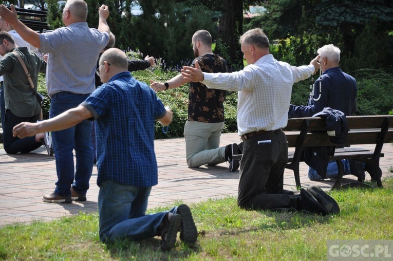 Głogów. Wojownicy Maryi szli przez miasto