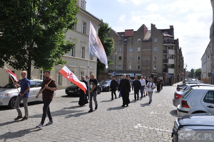 Głogów. Wojownicy Maryi szli przez miasto