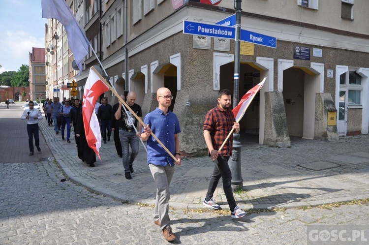 Głogów. Wojownicy Maryi szli przez miasto