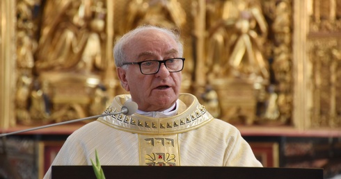 Ks. prał. Włodzimierz Zduński święcenia kapłańskie przyjął 20 czerwca 1971 roku.
