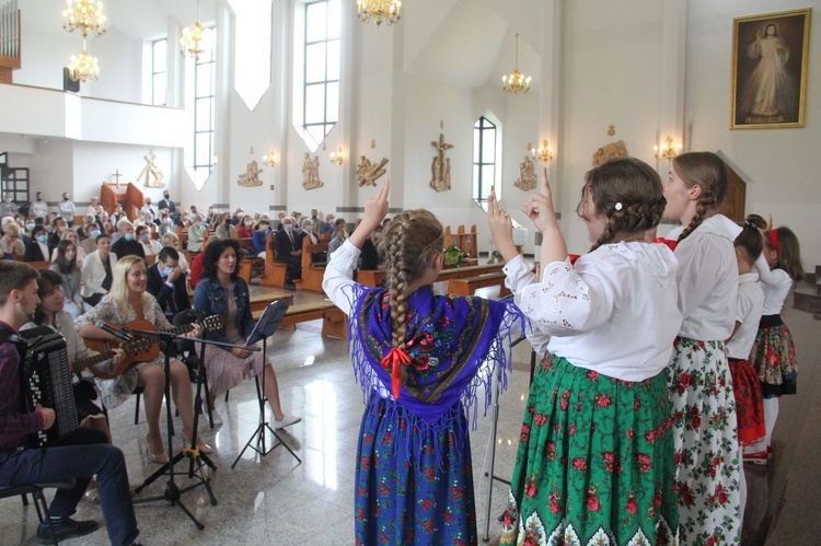 Krynica. 40-lecie parafii Najświętszego Serca Pana Jezusa