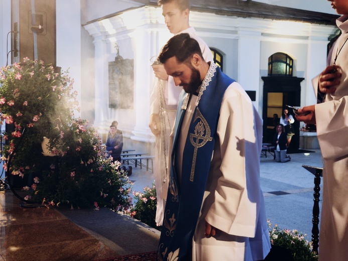 Tuchów. Czuwanie młodych