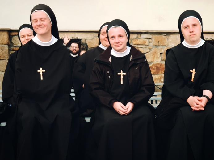 Tuchów. Czuwanie młodych