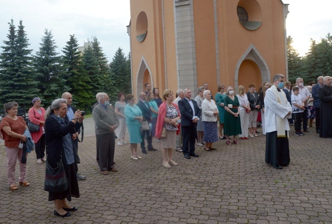 Wprowadzenie proboszcza do bazyliki w Radomiu