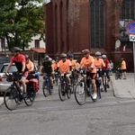 Pielgrzymi na rowerach w trasie na Jasną Górę