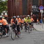 Pielgrzymi na rowerach w trasie na Jasną Górę