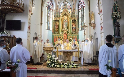 	Dziękczynna Msza św. pod przewodnictwem bp. Rudolfa Pierskały.