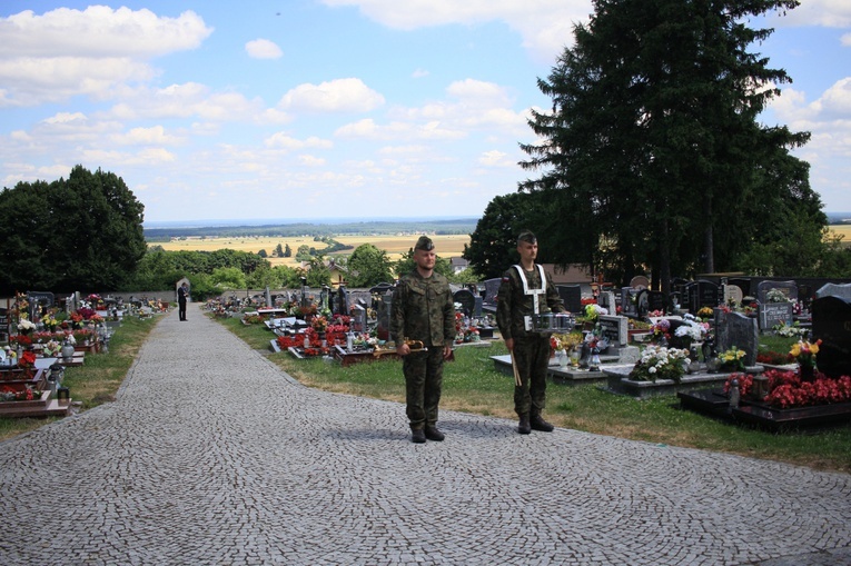 Pogrzeb 5 bezimiennych powstańców śląskich