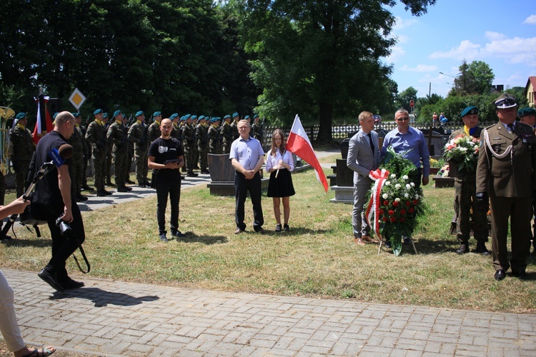 Pogrzeb 5 bezimiennych powstańców śląskich