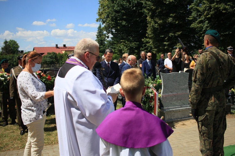 Pogrzeb 5 bezimiennych powstańców śląskich