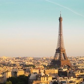 Paryż. Notre-Dame, haute couture, savoir vivre i Woody Allen 