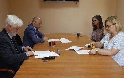 Podpisanie umowy w Starostwie Powiatowym w Nisku.
