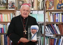 Bp Ryszard Karpiński spotkał św. Matkę Teresę z Kaluty.