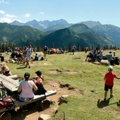 Turyści na Rusinowej Polanie.
29.07.2020 Tatry, Polska