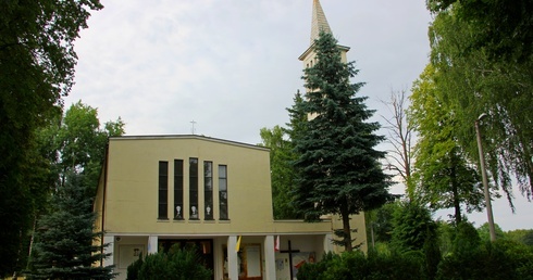 Od lipca parafia Matki Bożej Anielskiej w Korabiewicach została włączona administracyjnie do parafii św. Jana Chrzciciela w Mszczonowie.