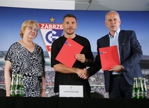 Zabrze. Kibice Górnika powitali na stadionie Łukasza Podolskiego