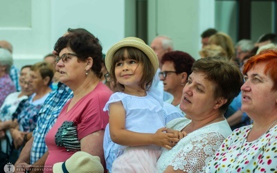 Tuchów. Wraz z Maryją uczcijmy Jezusa