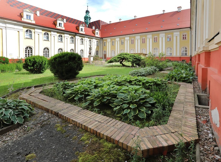 Trzebnica - sanktuarium świętej Jadwigi Śląskiej.