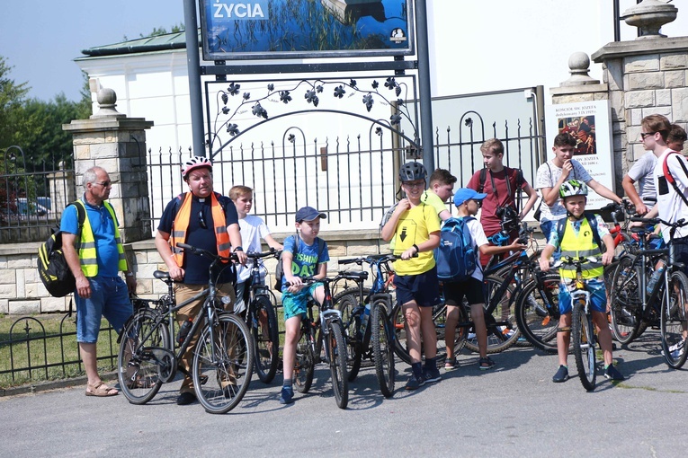 Rowerowa pielgrzymka LSO do Luszowic