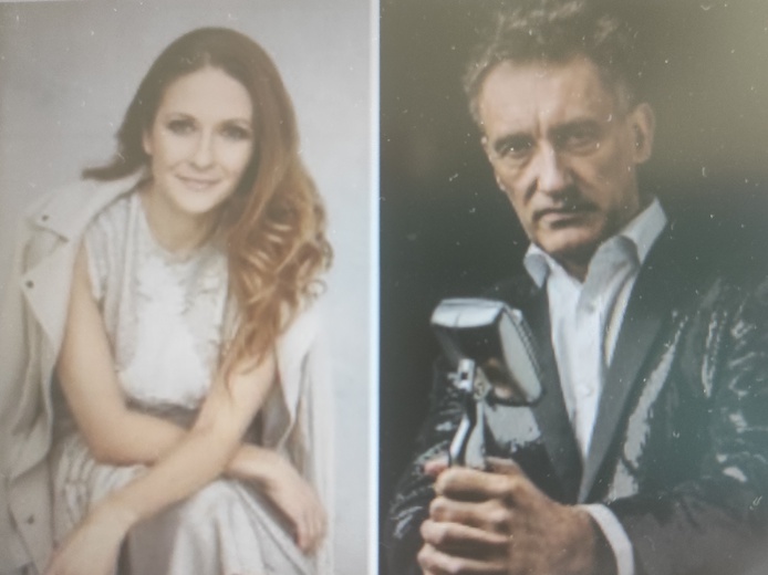 Zaśpiewają: Agnieszka Wilczyńska i Janusz Szrom.