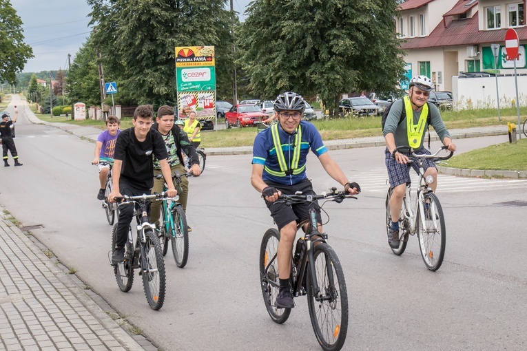 Rowerami z Borek do Luszowic