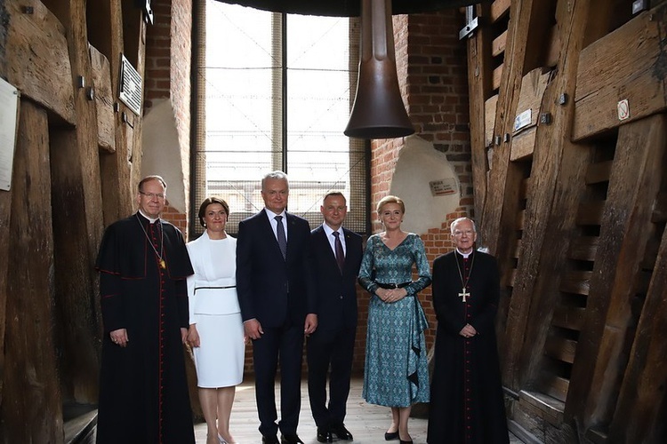 Prezydenci Polski i Litwy wzięli udział w jubileuszu dzwonu Zygmunt