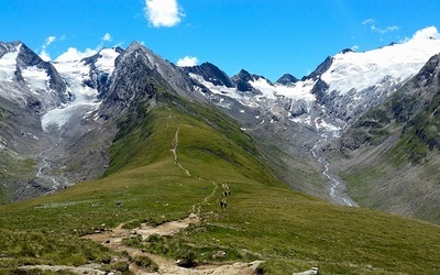 78-latka przeżyła w Alpach upadek ze 150 metrów