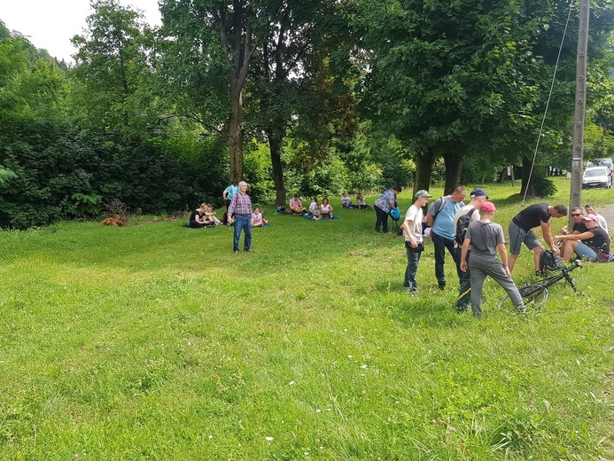 Przyszowa. Rodzinne pielgrzymowanie Beskidzką Drogą św. Jakuba