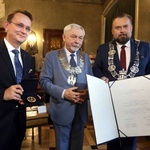 Złoty medal Cracoviae Merenti dla Zamku Królewskiego na Wawelu