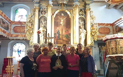 Siostra M. Damiana Czogała ISSM odwiedziła m.in. parafię pw. MB Anielskiej w Nowej Wsi Grodziskiej.