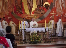 Obecność wizerunku była okazją do wspólnej modlitwy wiernych z różnych parafii.