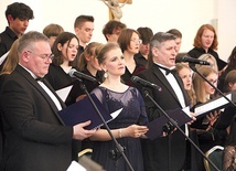 Występy cieszą się dużym zainteresowaniem.