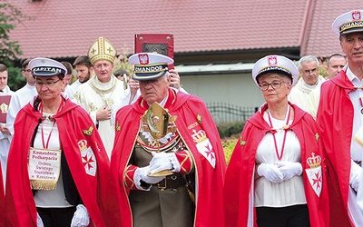 	W czasie jubileuszu do kościoła zostały wprowadzone relikwie patrona parafii, św. Stanisława biskupa i męczennika.
