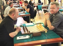 W całej Polsce jest kilkadziesiąt branż, które prowadzą rozgrywki szachowe, ale tylko duchowni grają w szachy klasyczne.