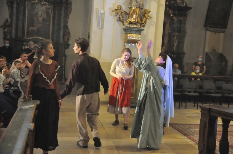 Grodowiec: Spektakl o objawieniach w Fatimie