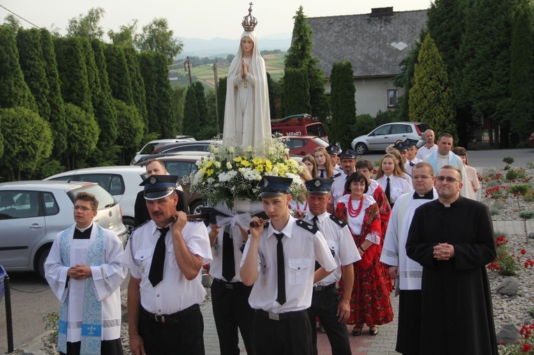 Strzyganiec. Pielgrzmka z Trzetrzewiny