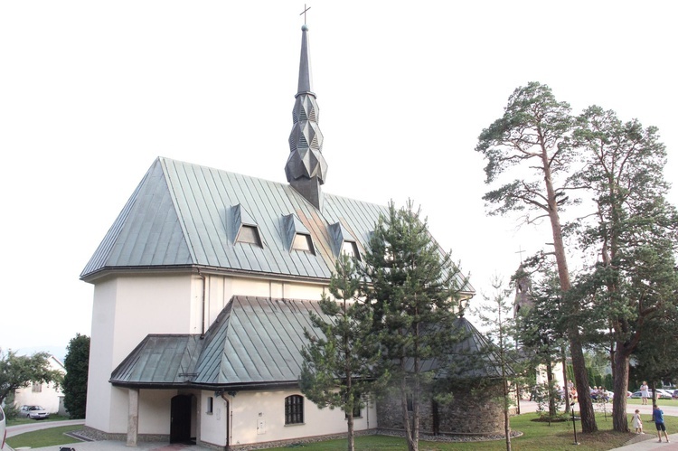 Strzyganiec. Pielgrzmka z Trzetrzewiny