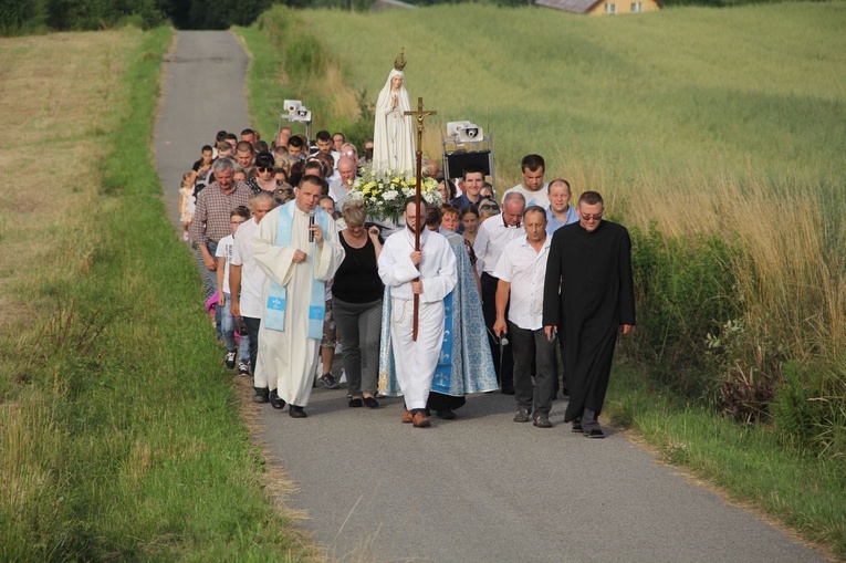 Strzyganiec. Pielgrzmka z Trzetrzewiny