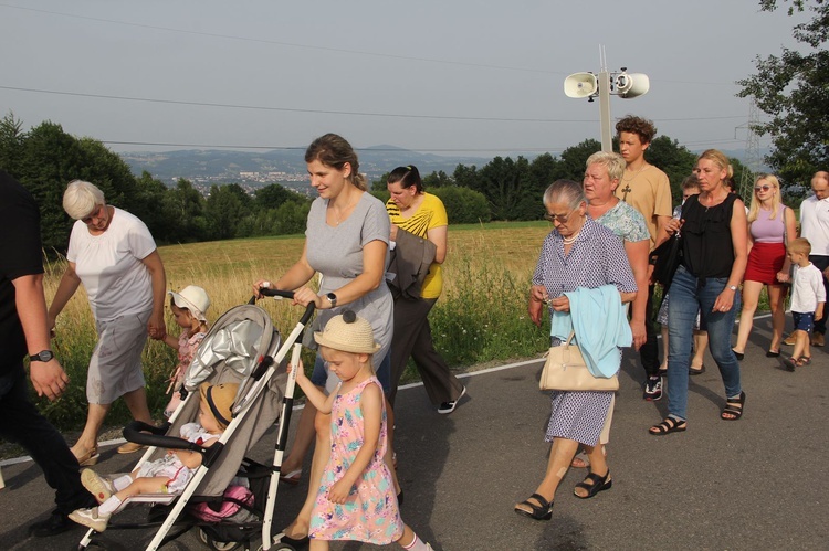 Strzyganiec. Pielgrzmka z Trzetrzewiny