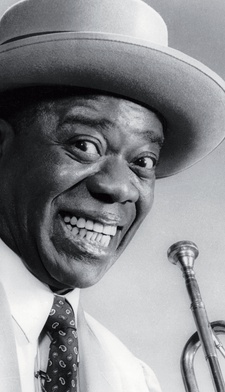 W najlepszym okresie swojej kariery Louis Armstrong dawał  po 300 koncertów rocznie.