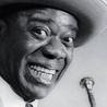 W najlepszym okresie swojej kariery Louis Armstrong dawał  po 300 koncertów rocznie.