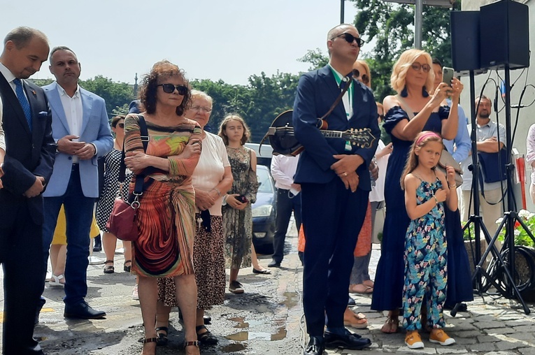 Przy ul. Lwowskiej 1 odsłonięto tablicę upamiętniającą Wojciecha Młynarskiego 